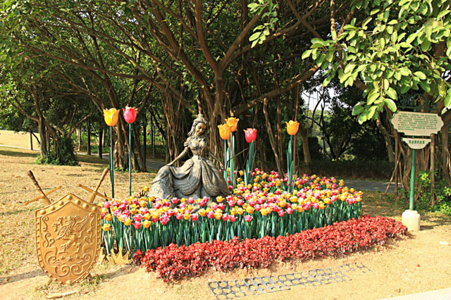 帶你領(lǐng)略深圳荷蘭花卉小鎮(zhèn)雕塑藝術(shù)風(fēng)格